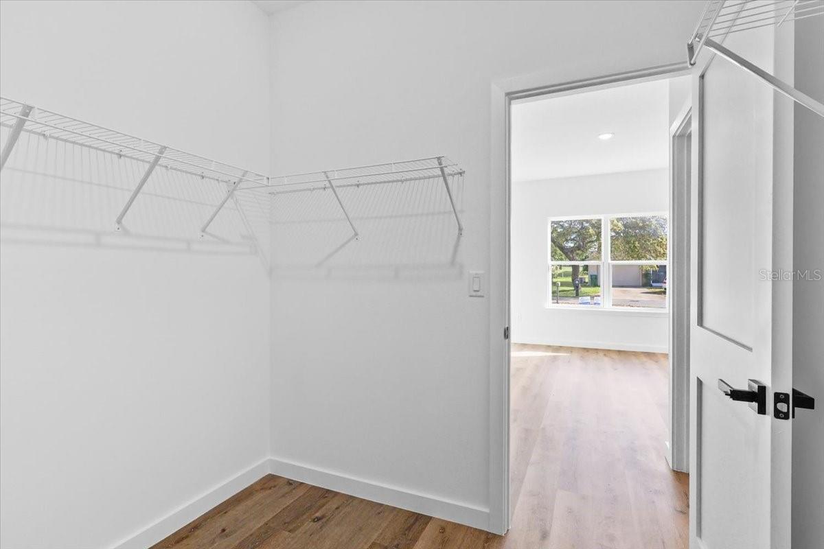 Image 7 of 19 For 4325 Bacall Loop