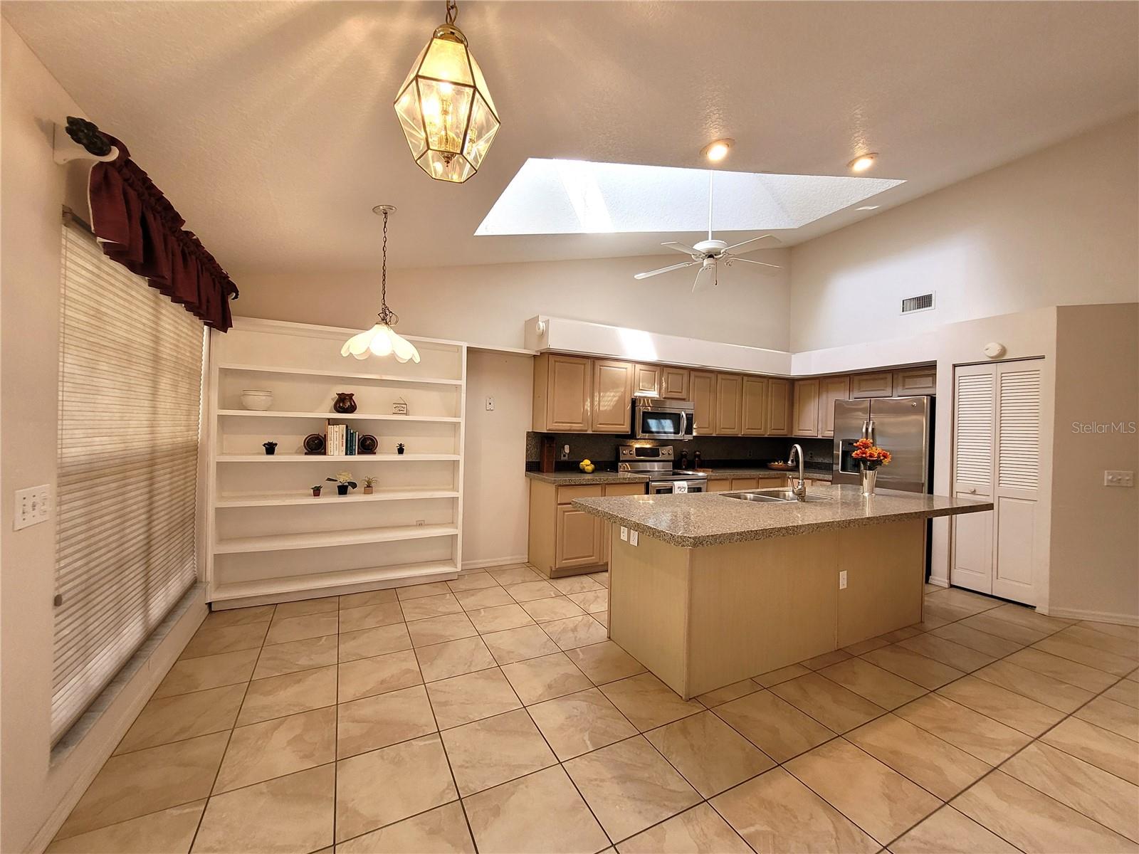 Image 7 of 65 For 432 Baytree Blvd