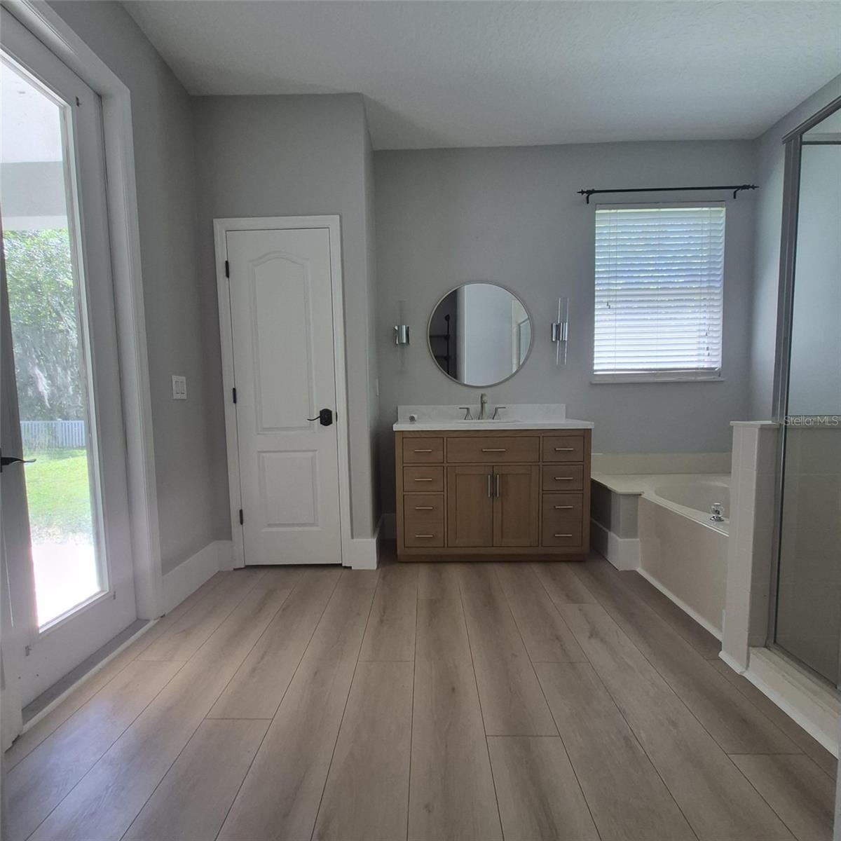 Image 10 of 47 For 16112 Birchwood Way