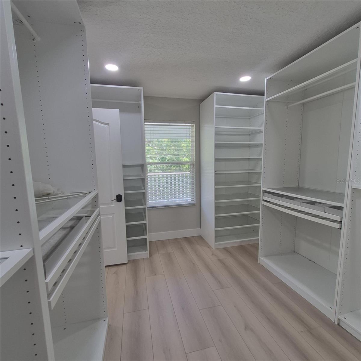 Image 20 of 47 For 16112 Birchwood Way