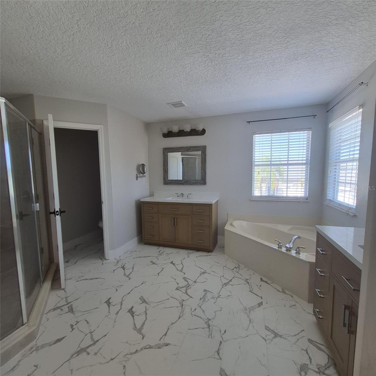 Image 24 of 47 For 16112 Birchwood Way