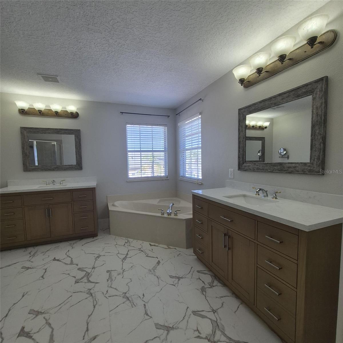 Image 25 of 47 For 16112 Birchwood Way