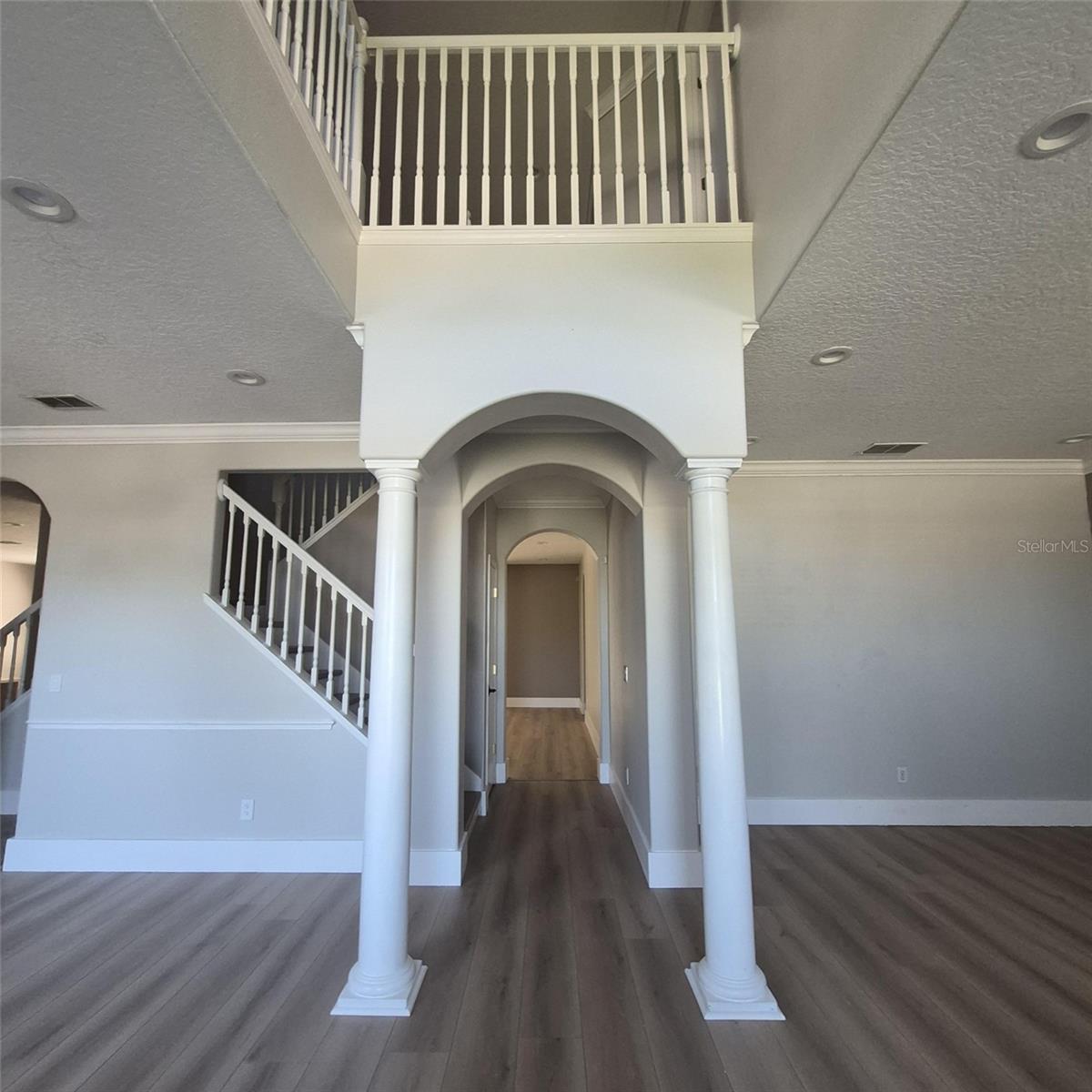 Image 3 of 47 For 16112 Birchwood Way