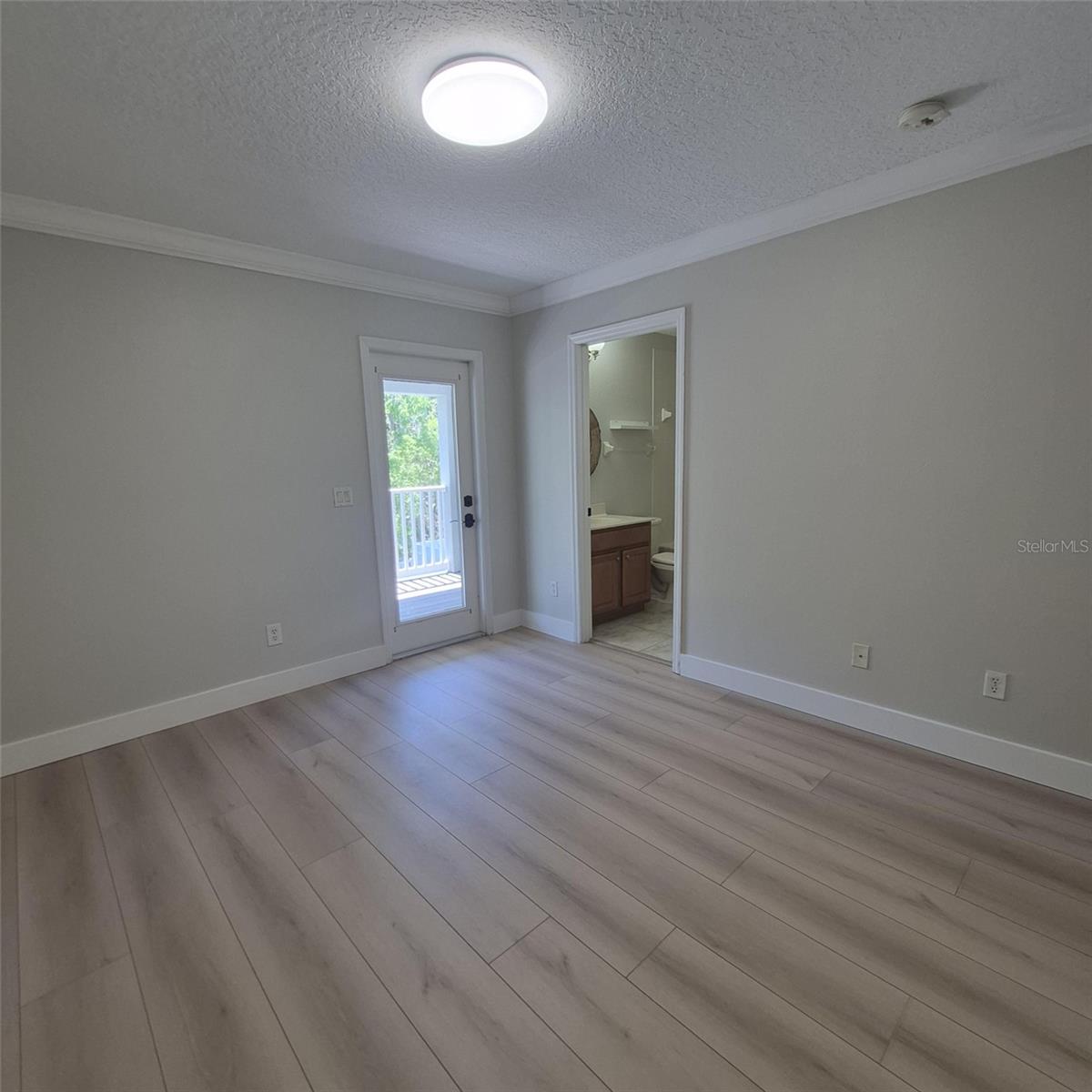 Image 33 of 47 For 16112 Birchwood Way