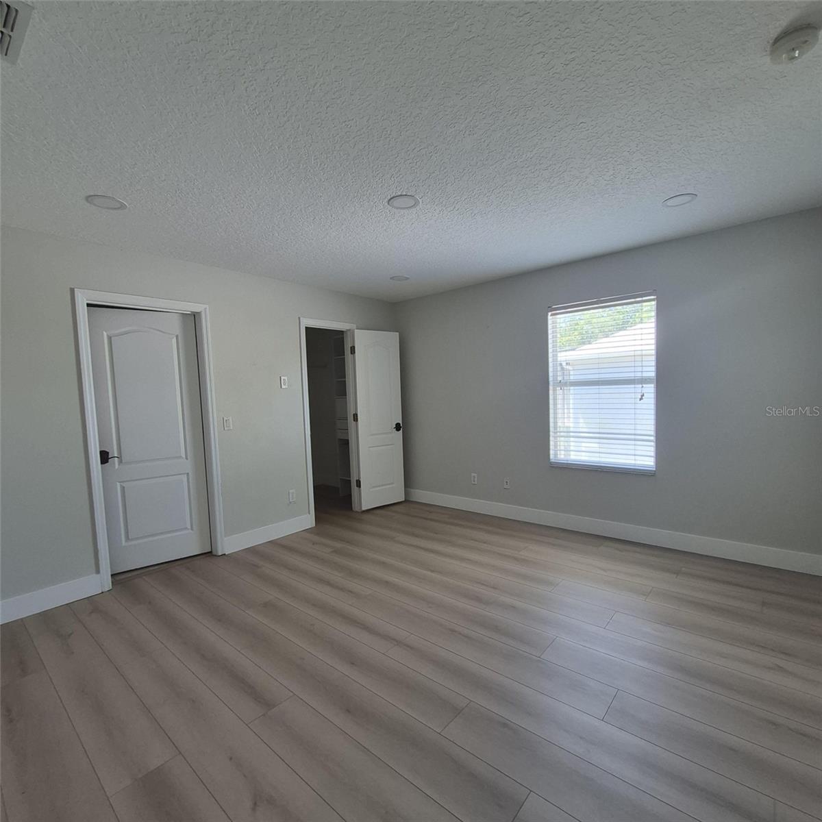 Image 35 of 47 For 16112 Birchwood Way