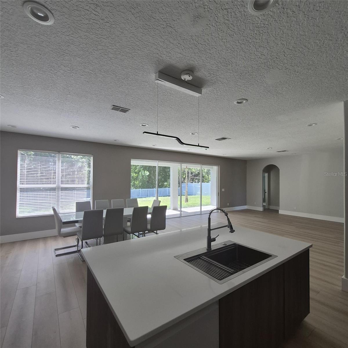 Image 5 of 47 For 16112 Birchwood Way