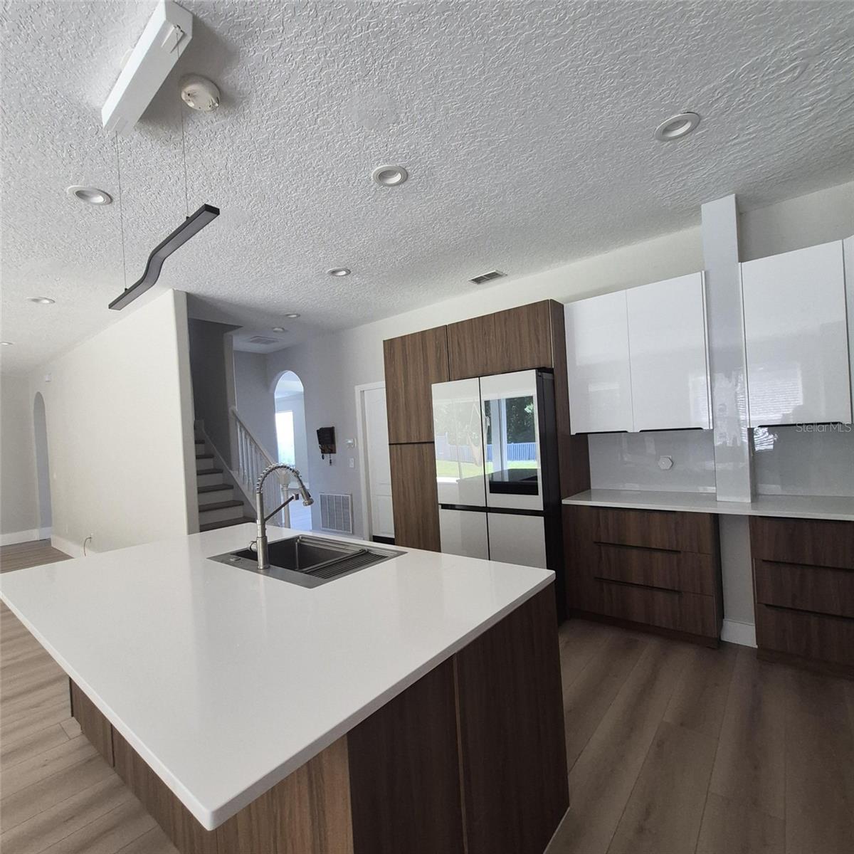 Image 7 of 47 For 16112 Birchwood Way