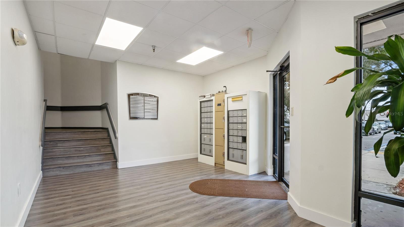 Image 6 of 25 For 5449 Semoran Boulevard 220