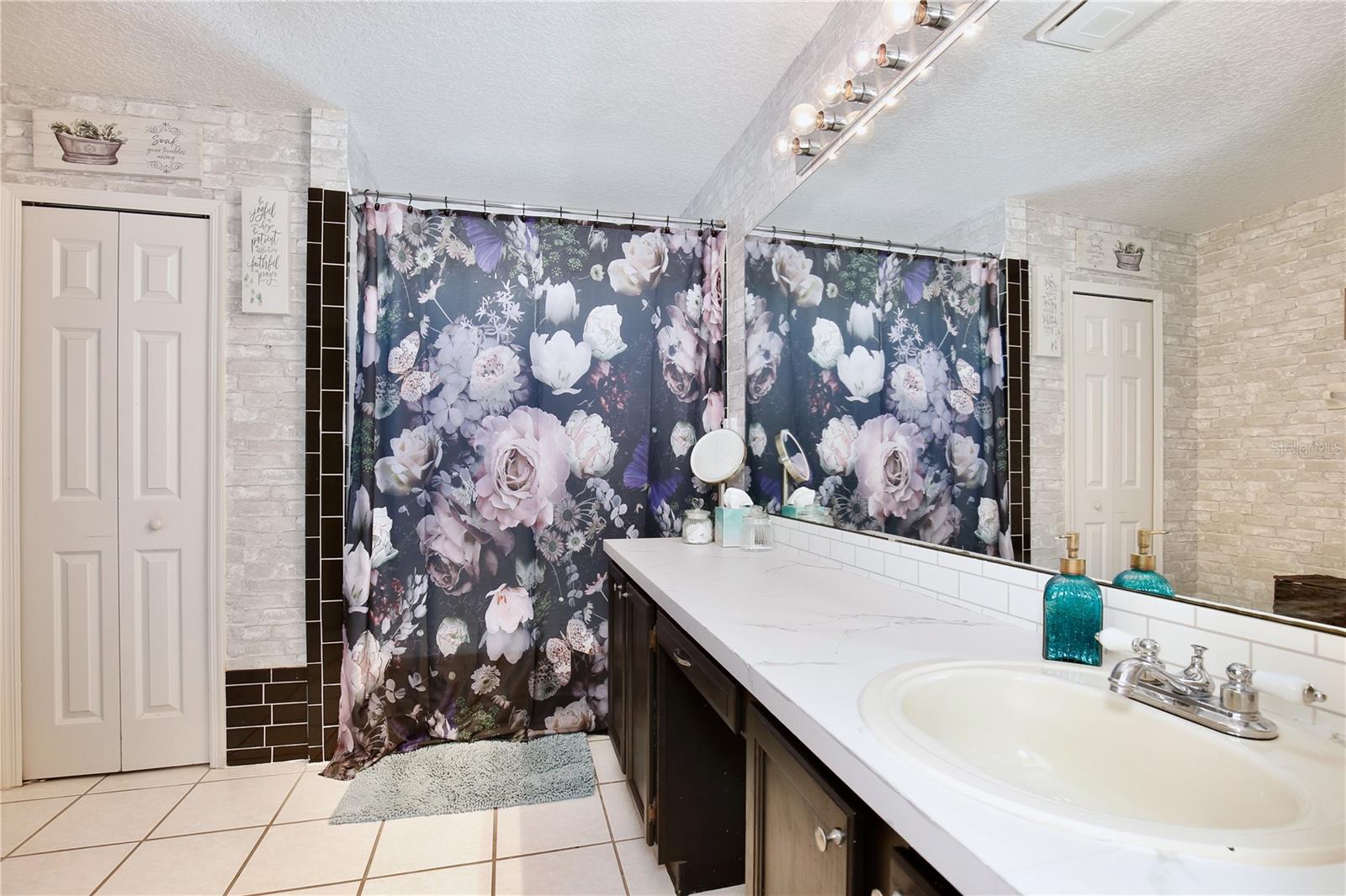 Image 16 of 37 For 2115 Heathwood Circle