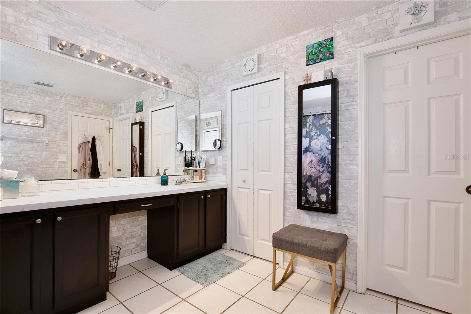 Image 17 of 37 For 2115 Heathwood Circle