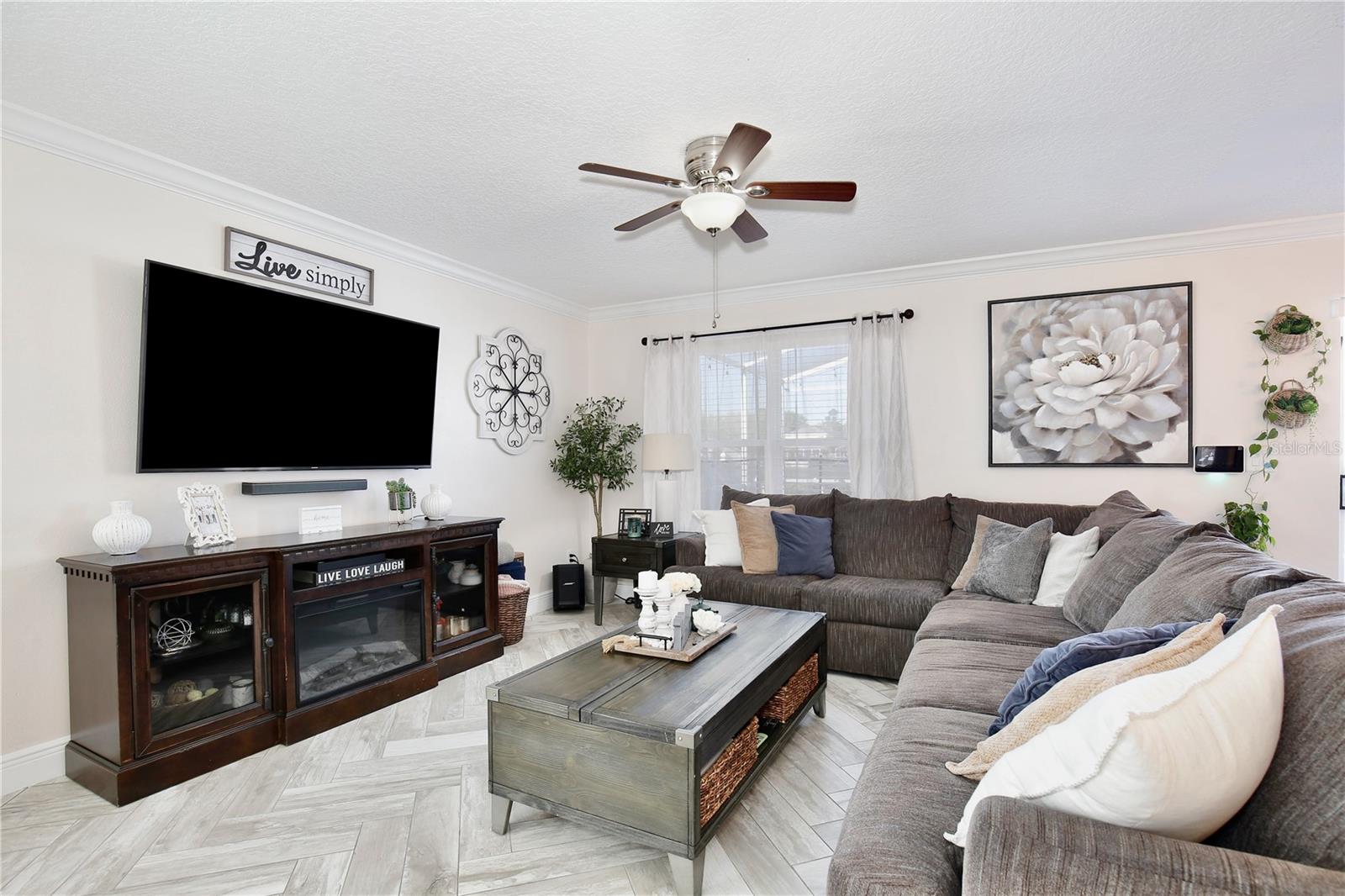 Image 6 of 37 For 2115 Heathwood Circle