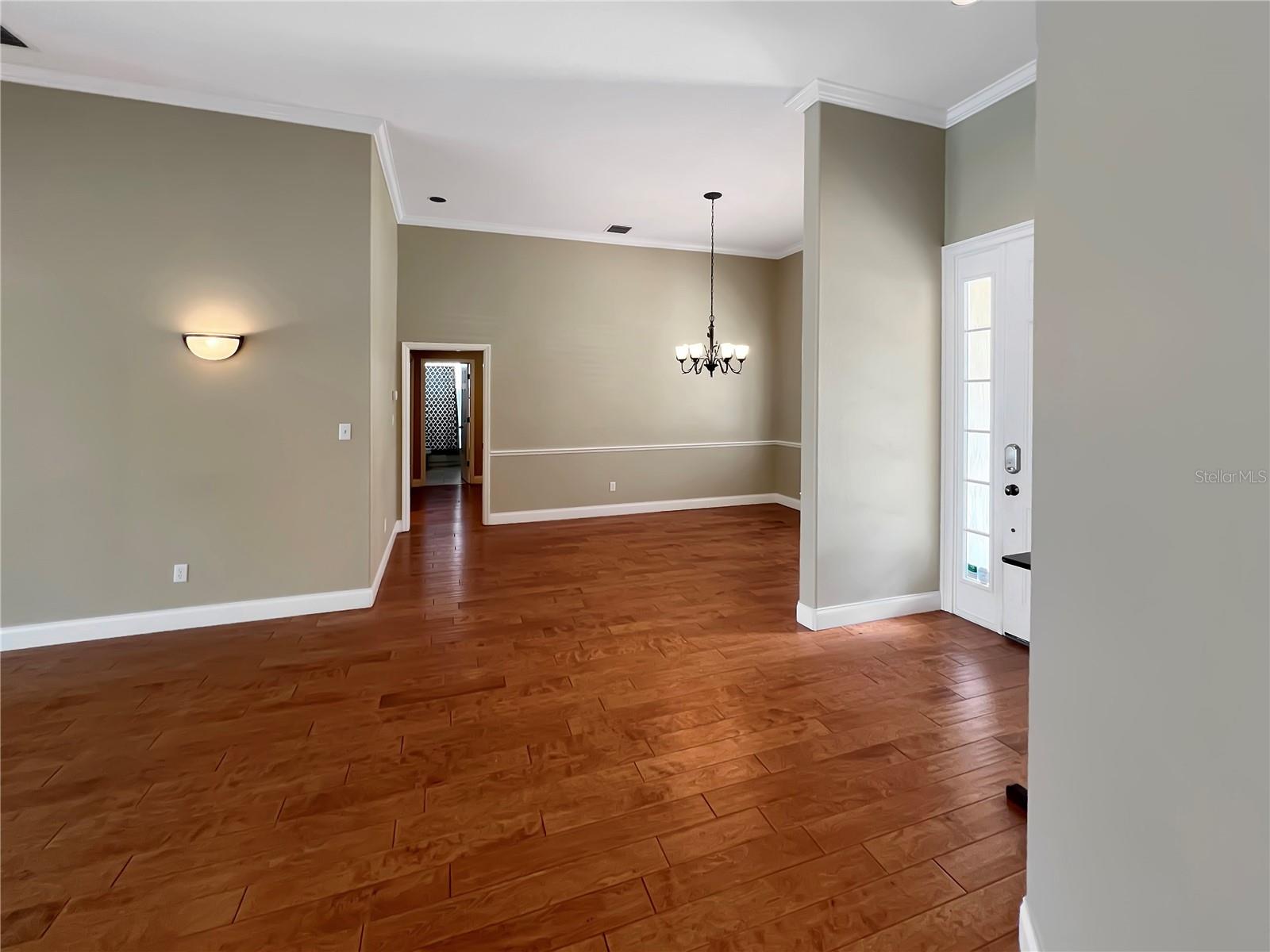 Image 12 of 58 For 8537 Redleaf Lane