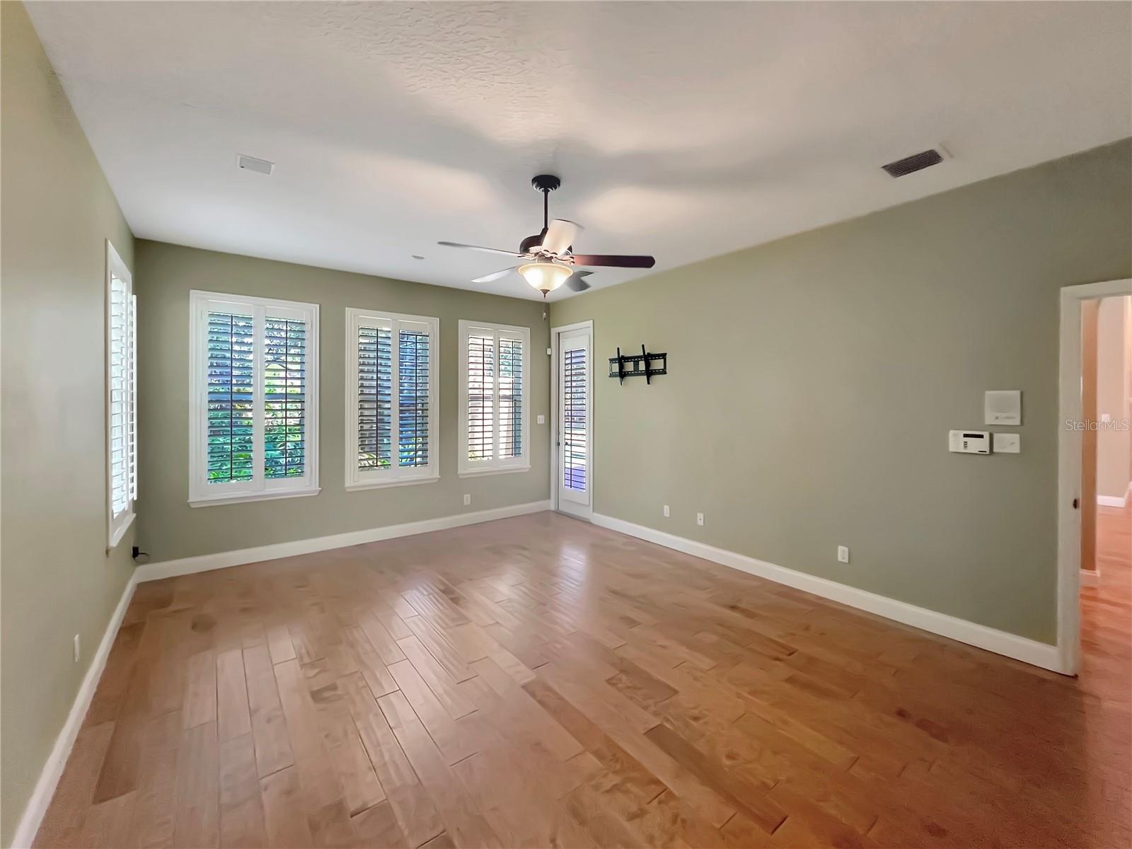 Image 14 of 58 For 8537 Redleaf Lane