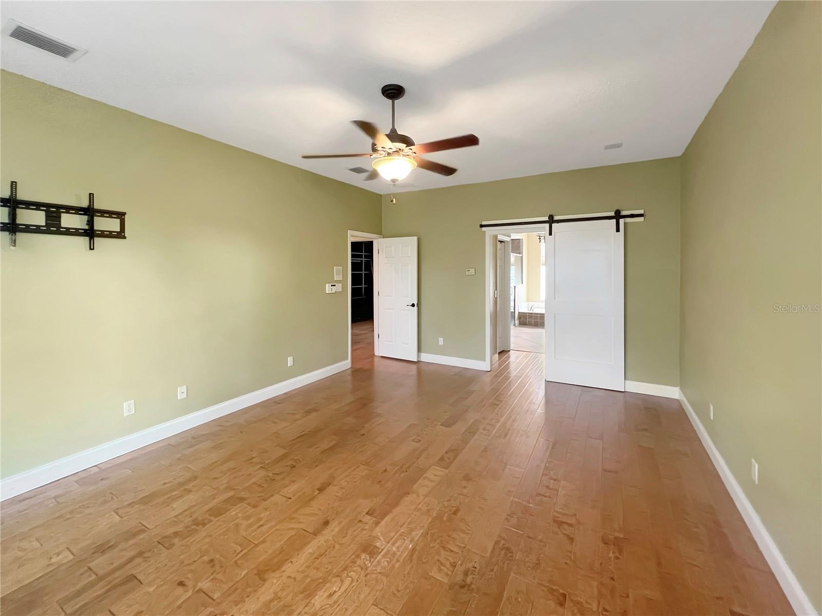 Image 15 of 58 For 8537 Redleaf Lane