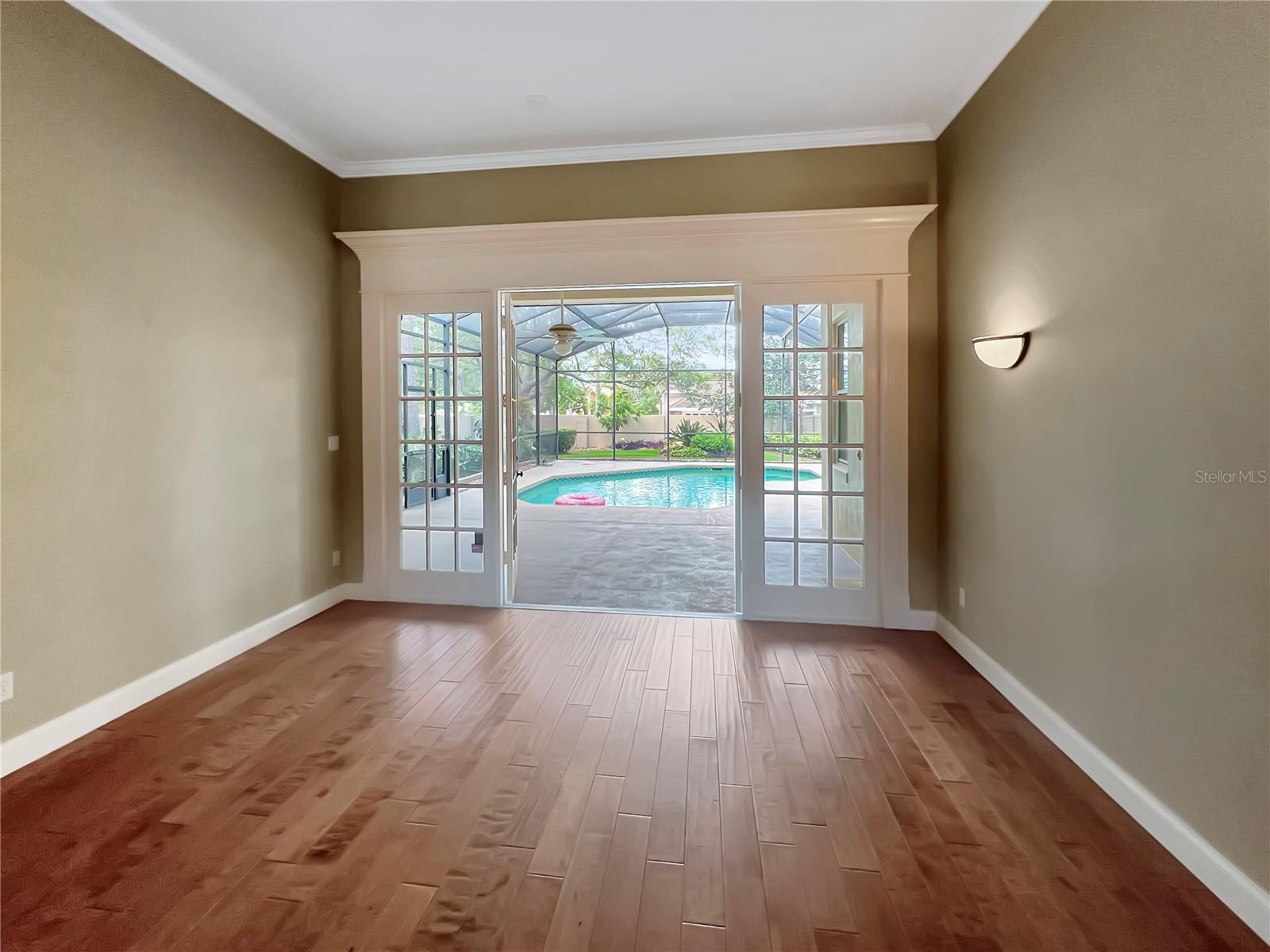 Image 16 of 58 For 8537 Redleaf Lane