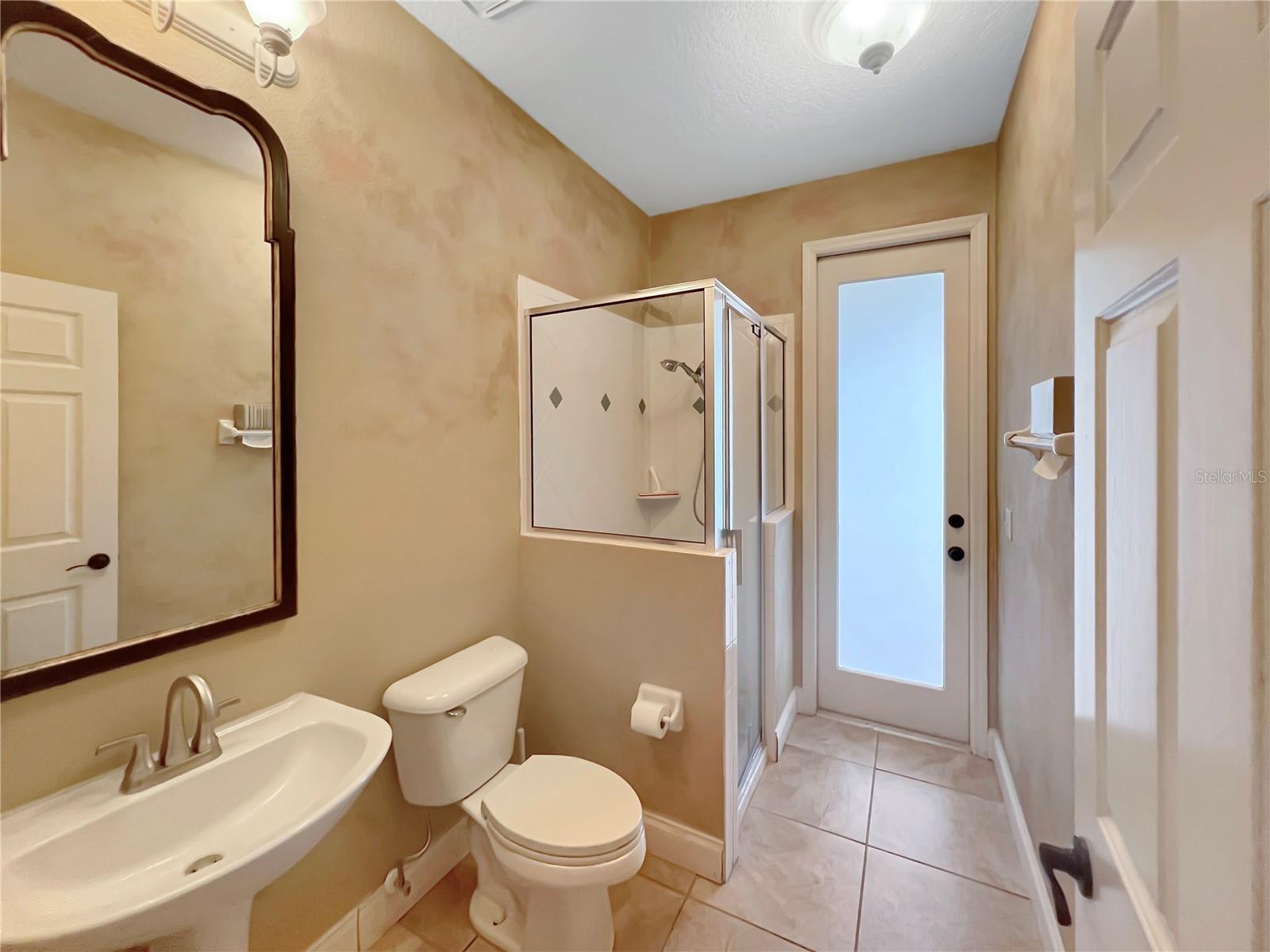 Image 17 of 58 For 8537 Redleaf Lane