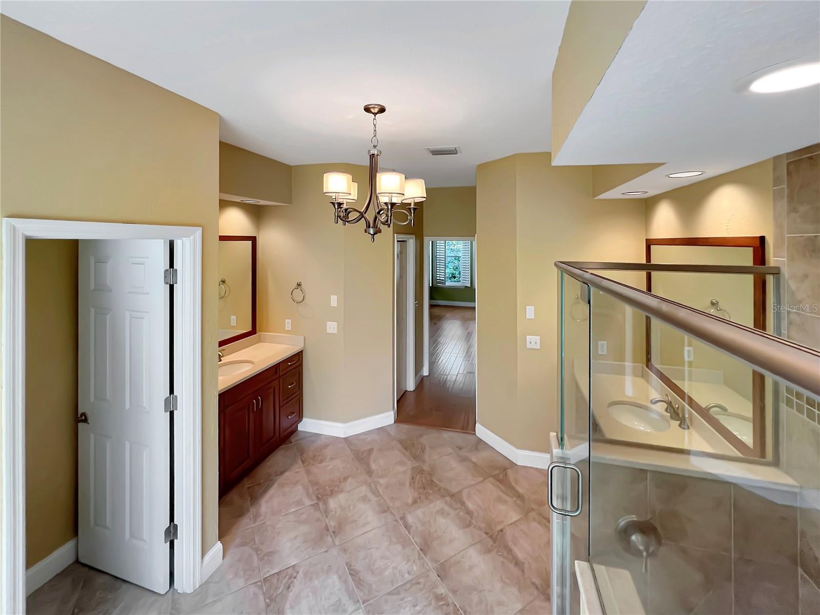 Image 20 of 58 For 8537 Redleaf Lane