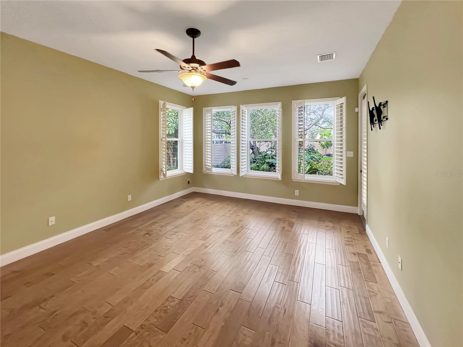 Image 21 of 58 For 8537 Redleaf Lane