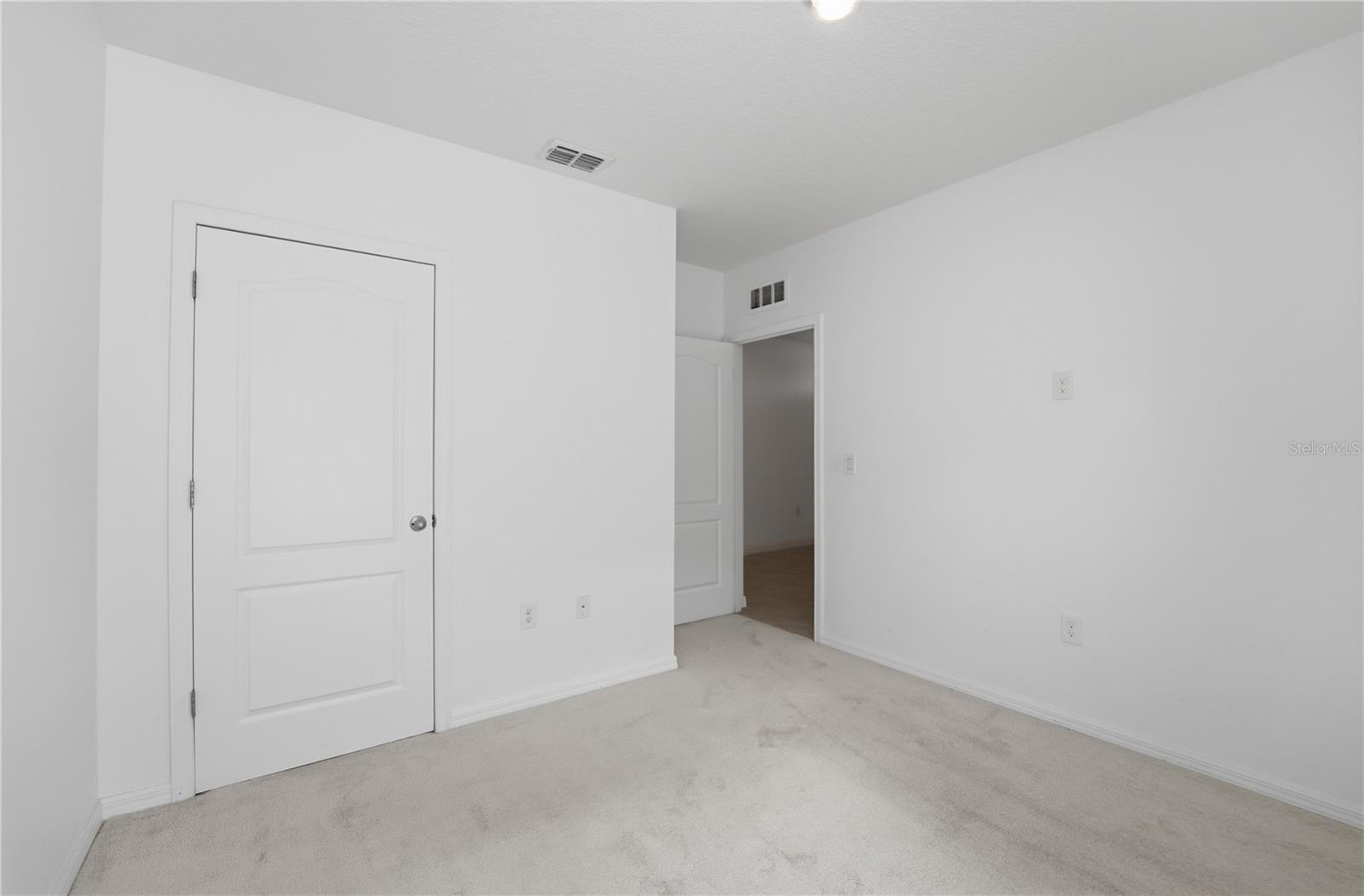 Image 16 of 42 For 1823 Bluepoint Street