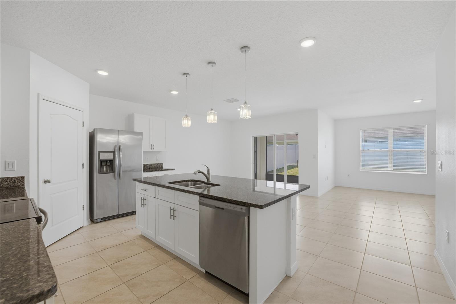 Image 22 of 42 For 1823 Bluepoint Street