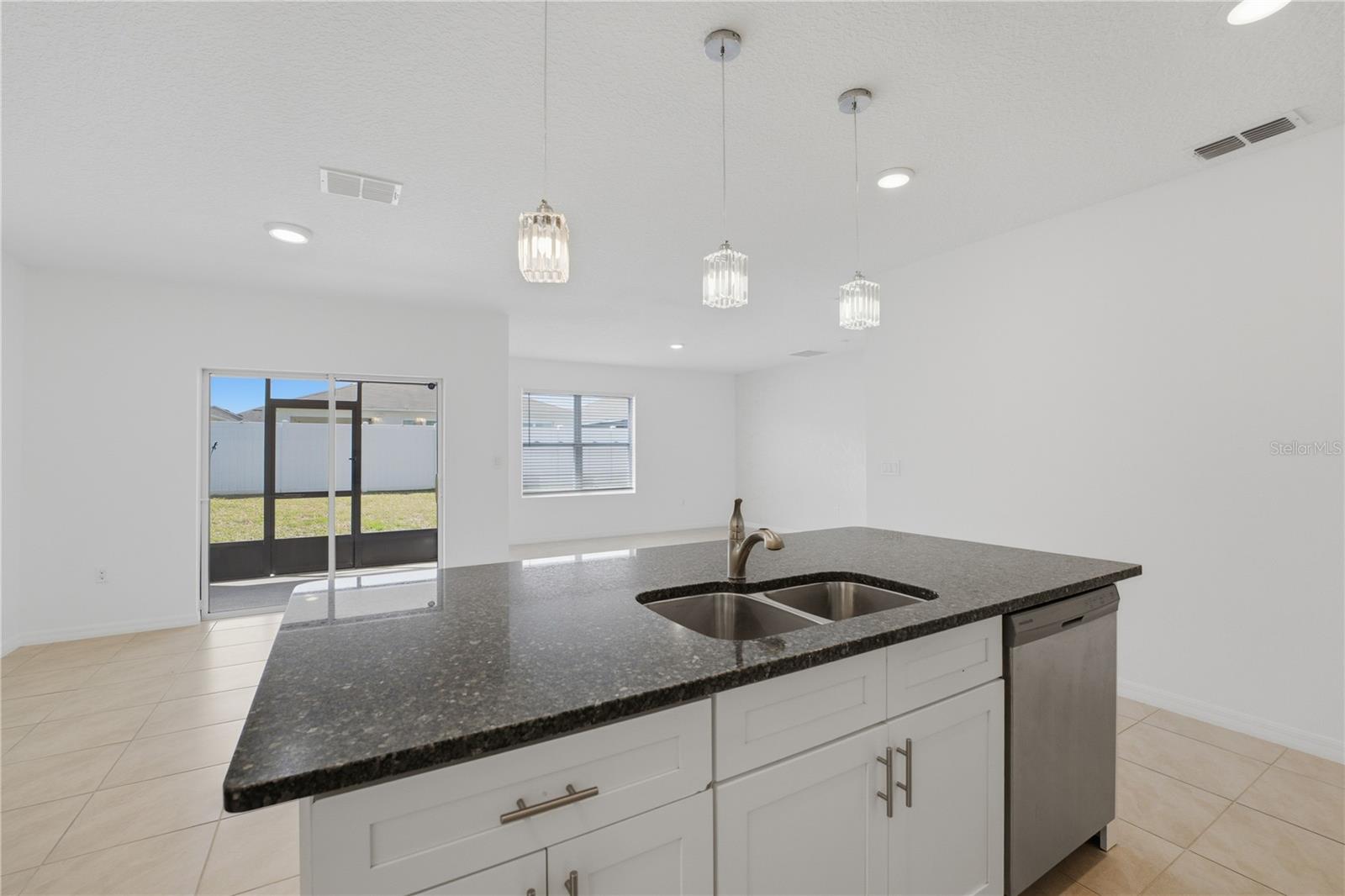 Image 24 of 42 For 1823 Bluepoint Street