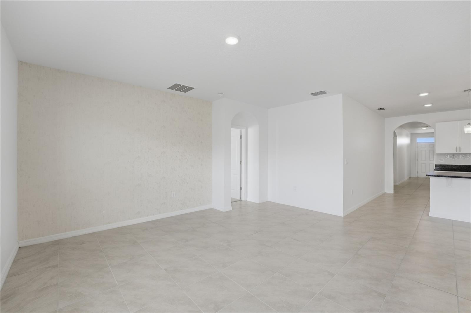 Image 32 of 42 For 1823 Bluepoint Street