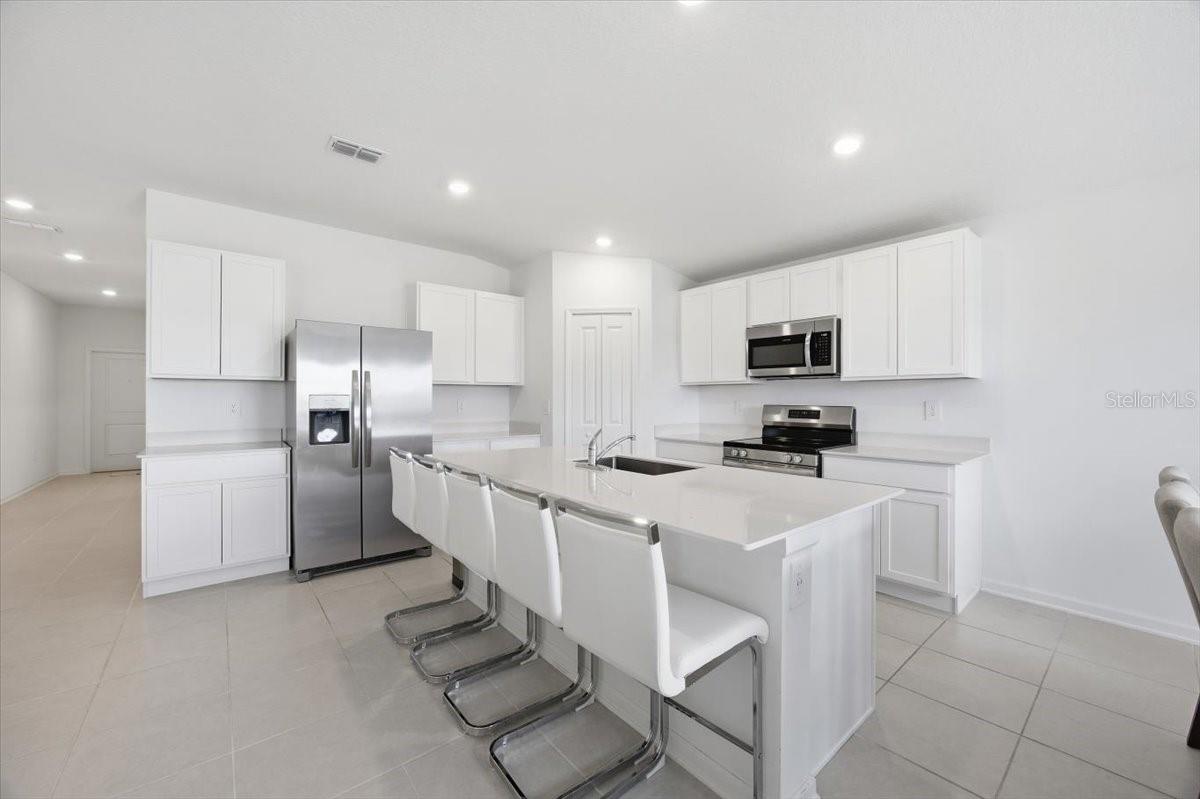 Image 4 of 33 For 2350 Mckinley Drive