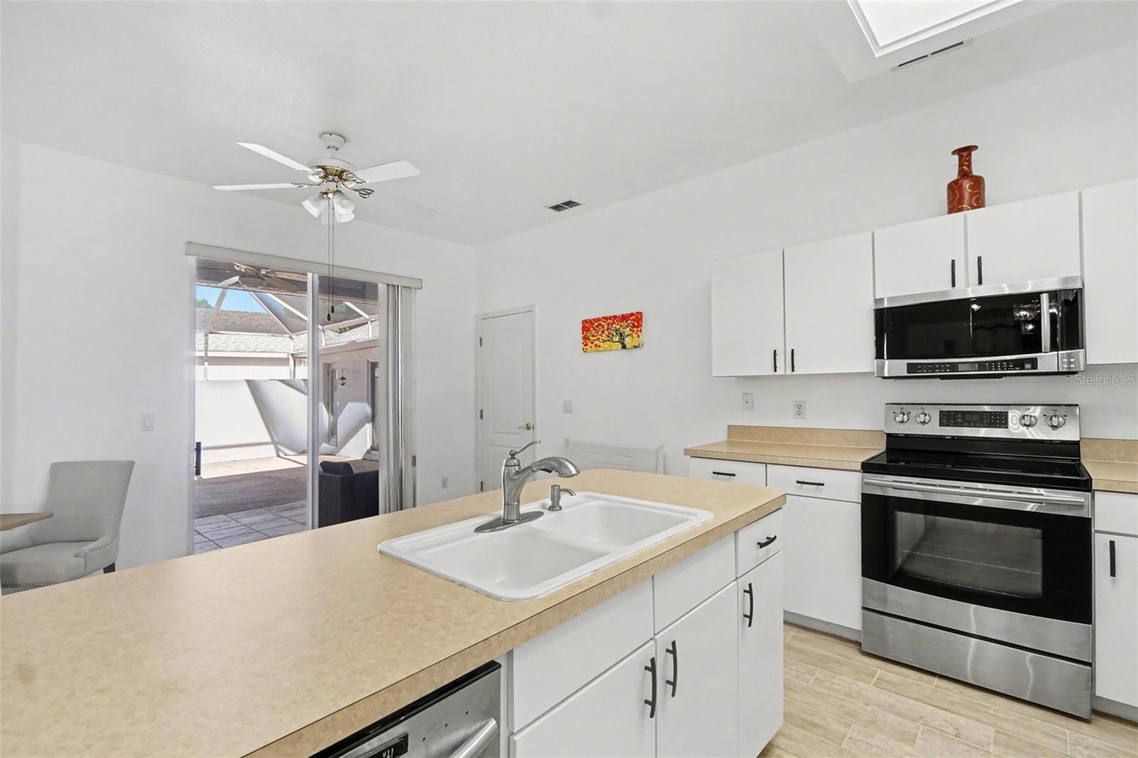 Image 11 of 32 For 4326 Hammersmith Drive