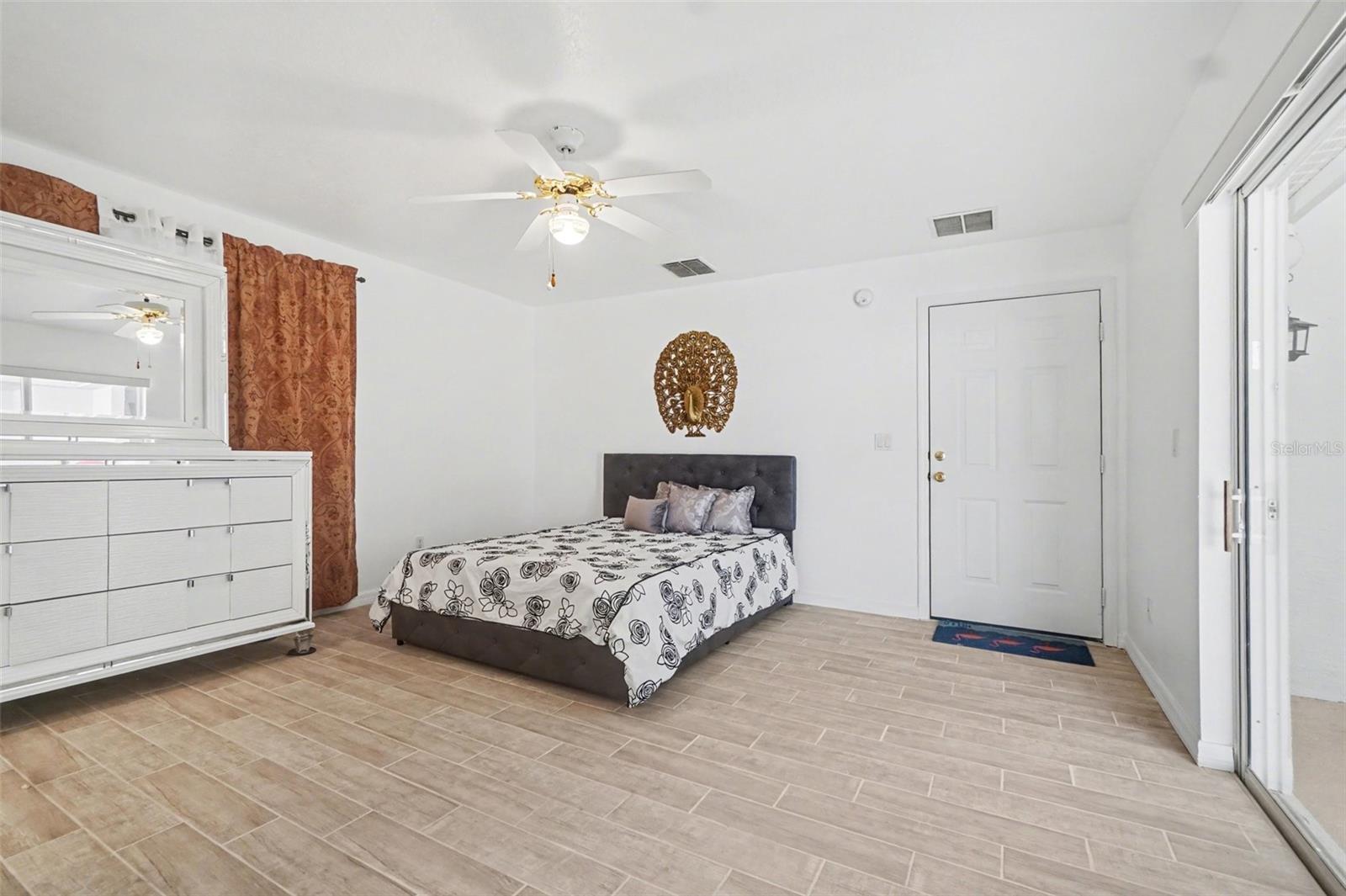 Image 13 of 32 For 4326 Hammersmith Drive