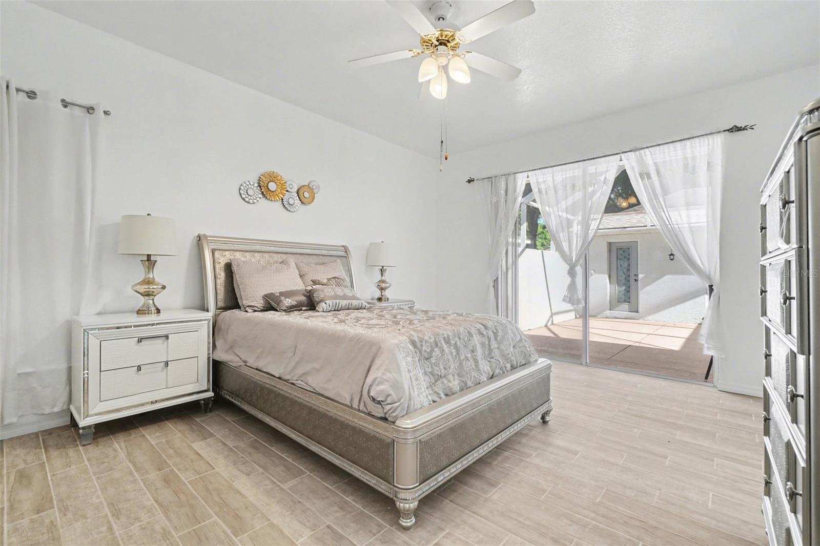 Image 18 of 32 For 4326 Hammersmith Drive