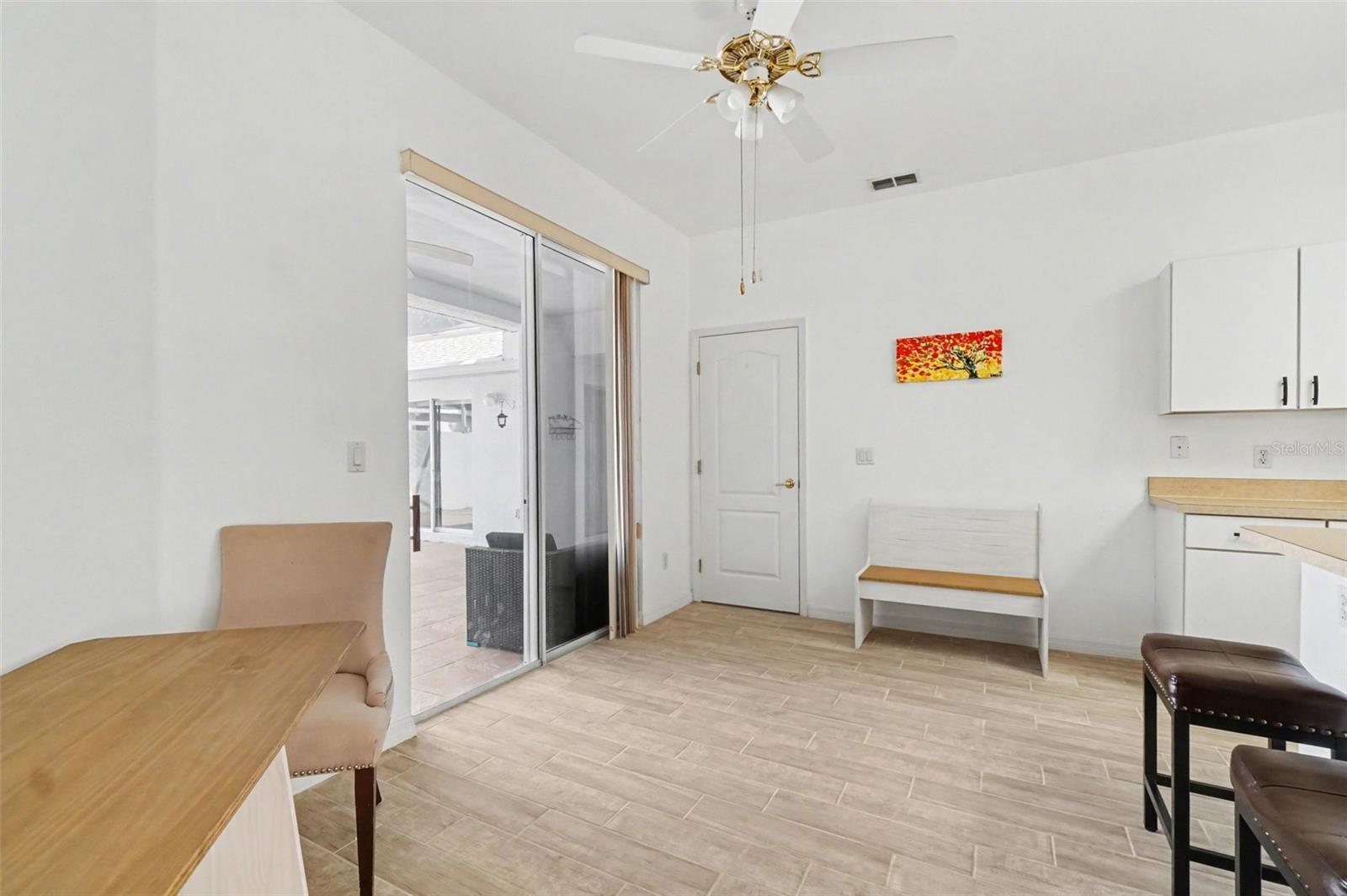 Image 7 of 32 For 4326 Hammersmith Drive