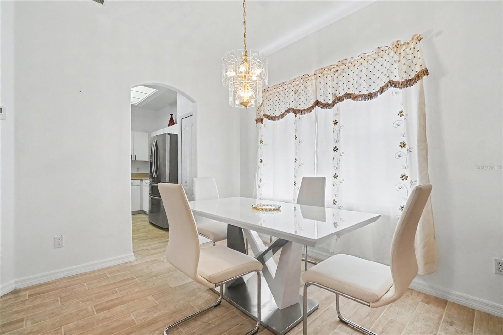 Image 8 of 32 For 4326 Hammersmith Drive