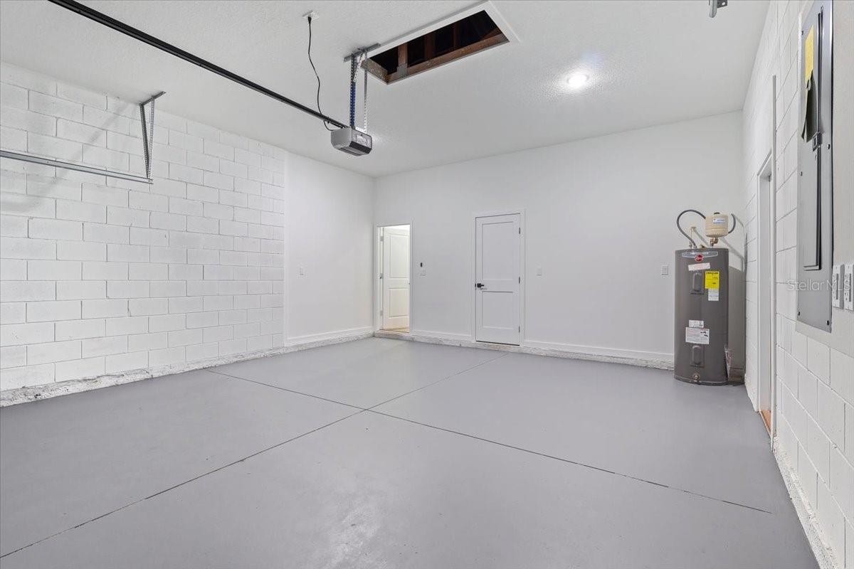 Image 19 of 19 For 8677 Circular Way