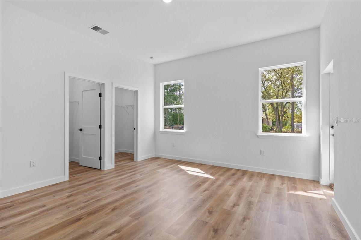 Image 9 of 19 For 8677 Circular Way