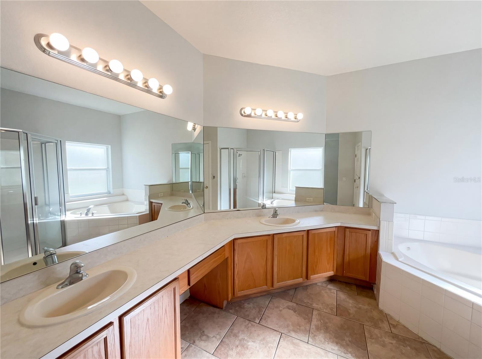 Image 29 of 37 For 3629 Northwoods Drive