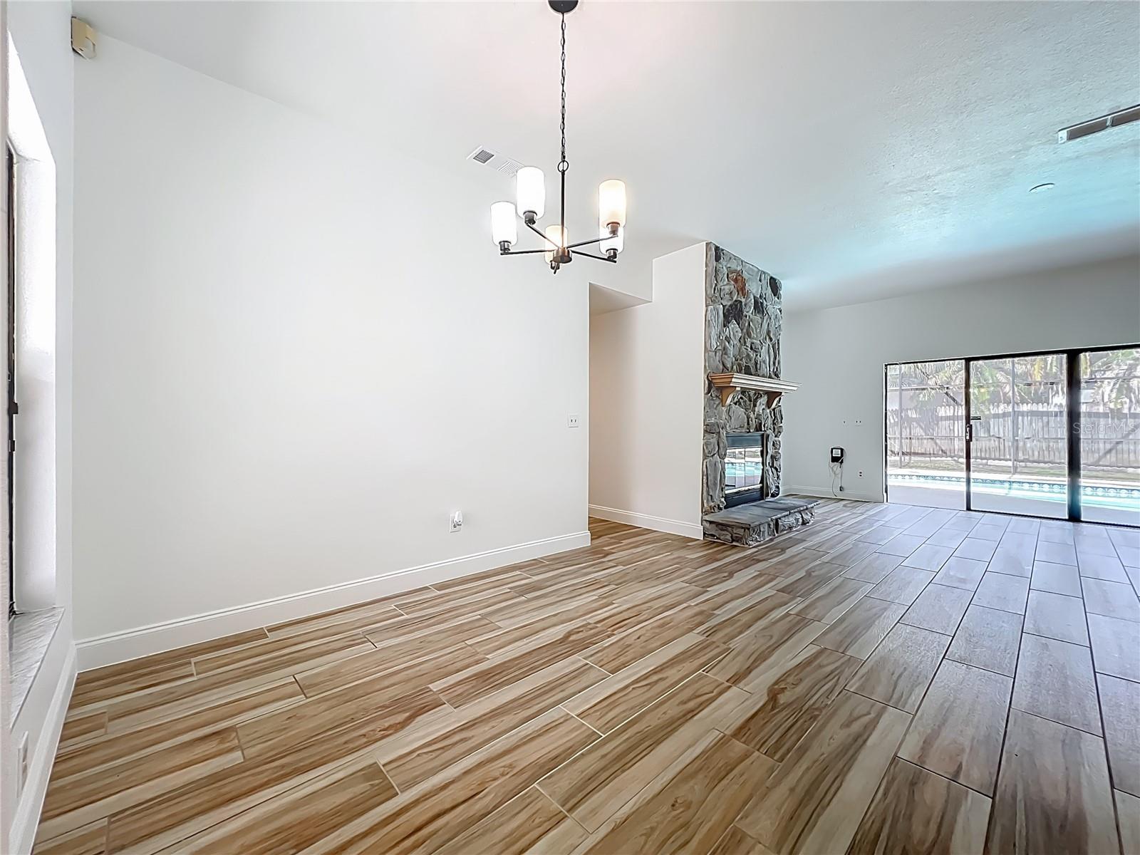 Image 13 of 53 For 637 Starstone Drive