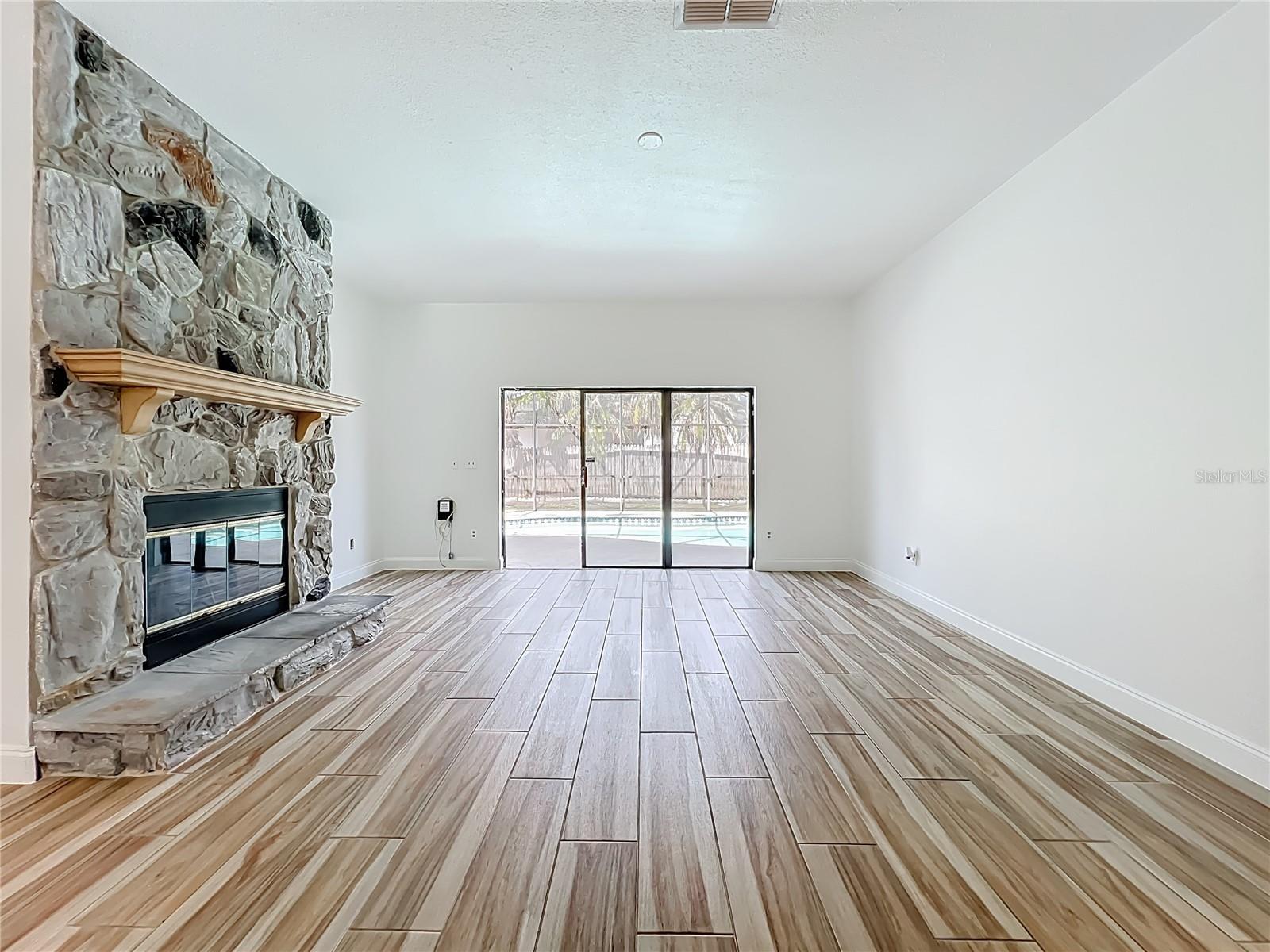 Image 15 of 53 For 637 Starstone Drive