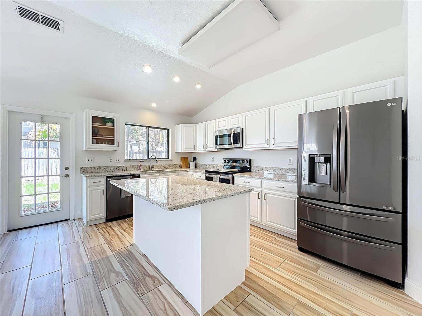 Image 20 of 53 For 637 Starstone Drive