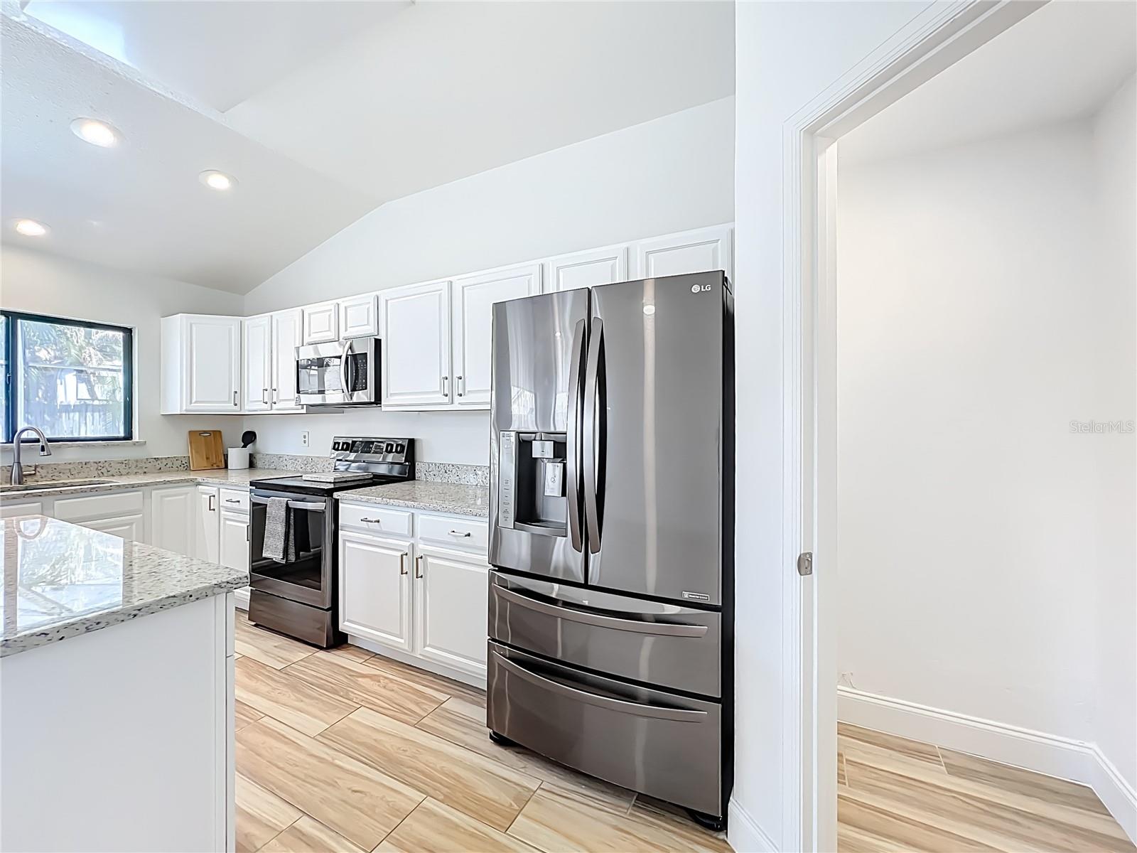 Image 21 of 53 For 637 Starstone Drive