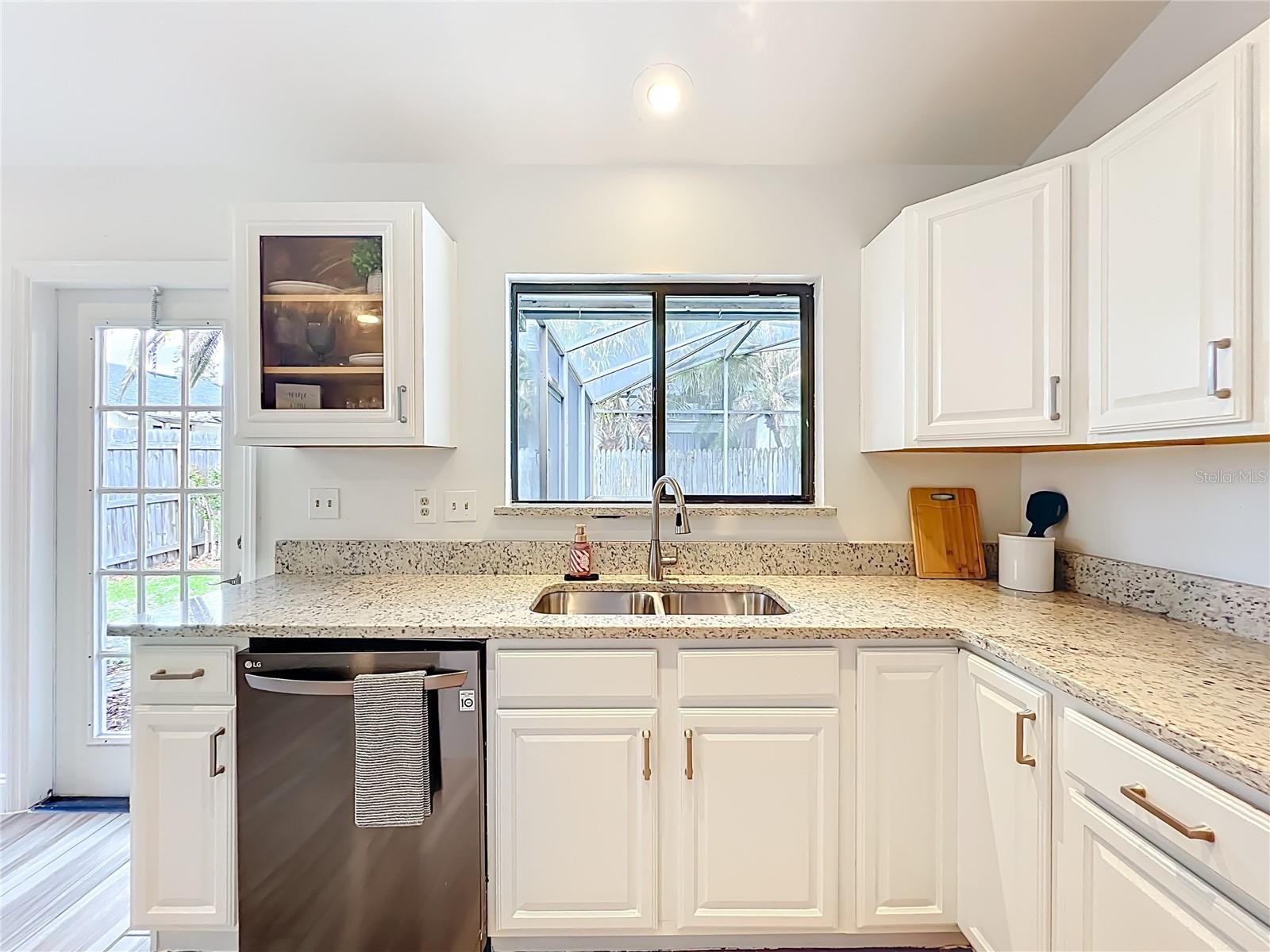 Image 23 of 53 For 637 Starstone Drive