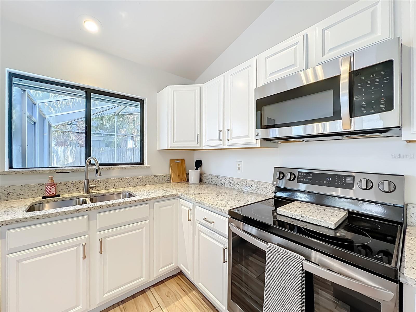 Image 24 of 53 For 637 Starstone Drive