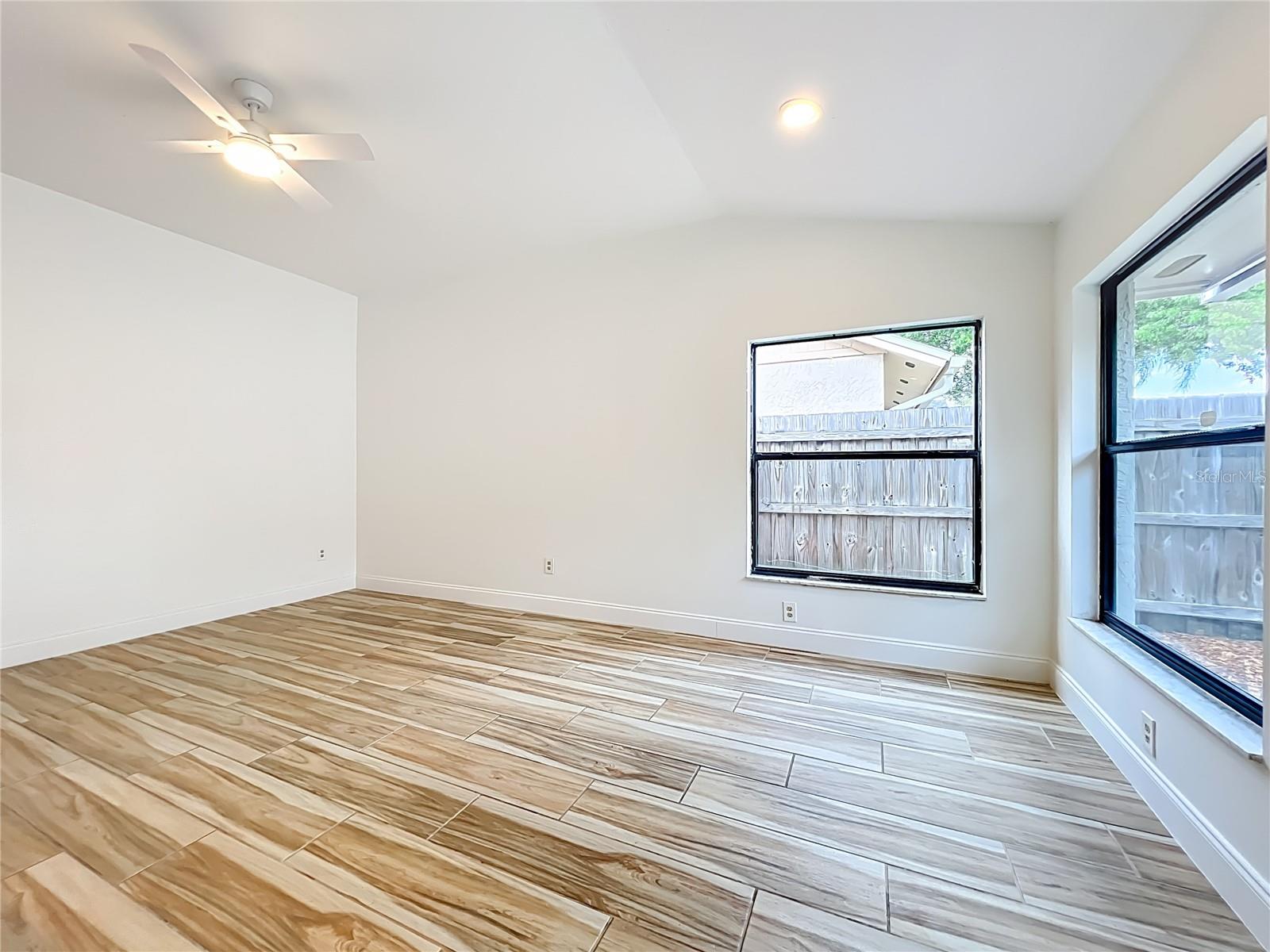 Image 27 of 53 For 637 Starstone Drive