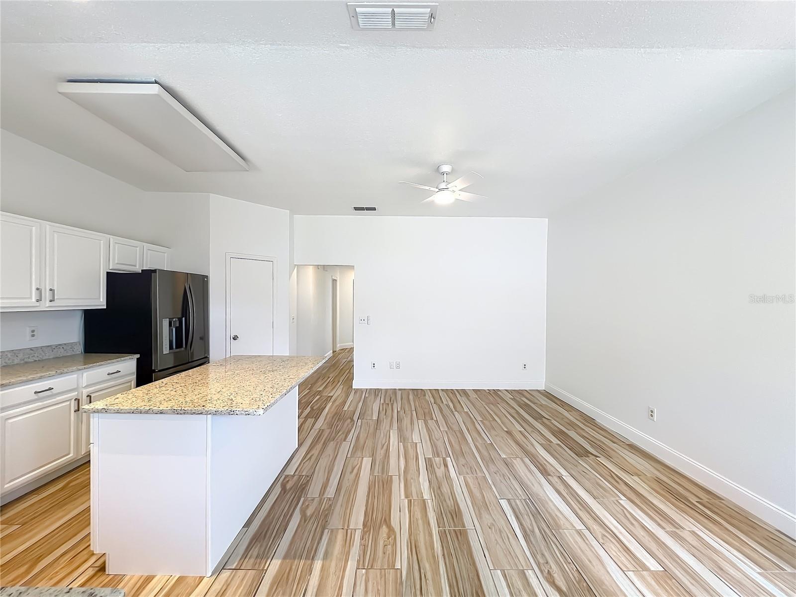 Image 28 of 53 For 637 Starstone Drive