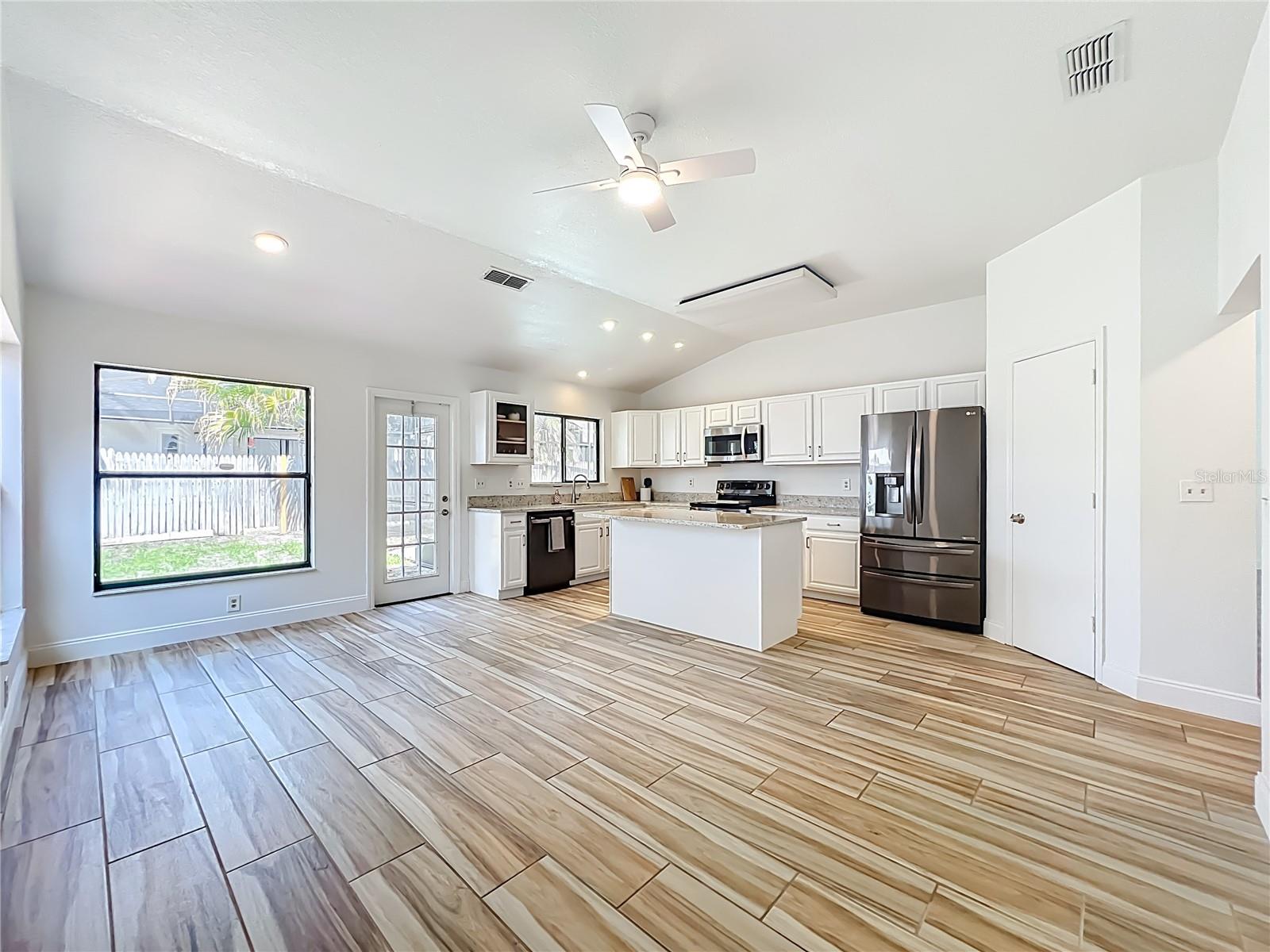 Image 29 of 53 For 637 Starstone Drive