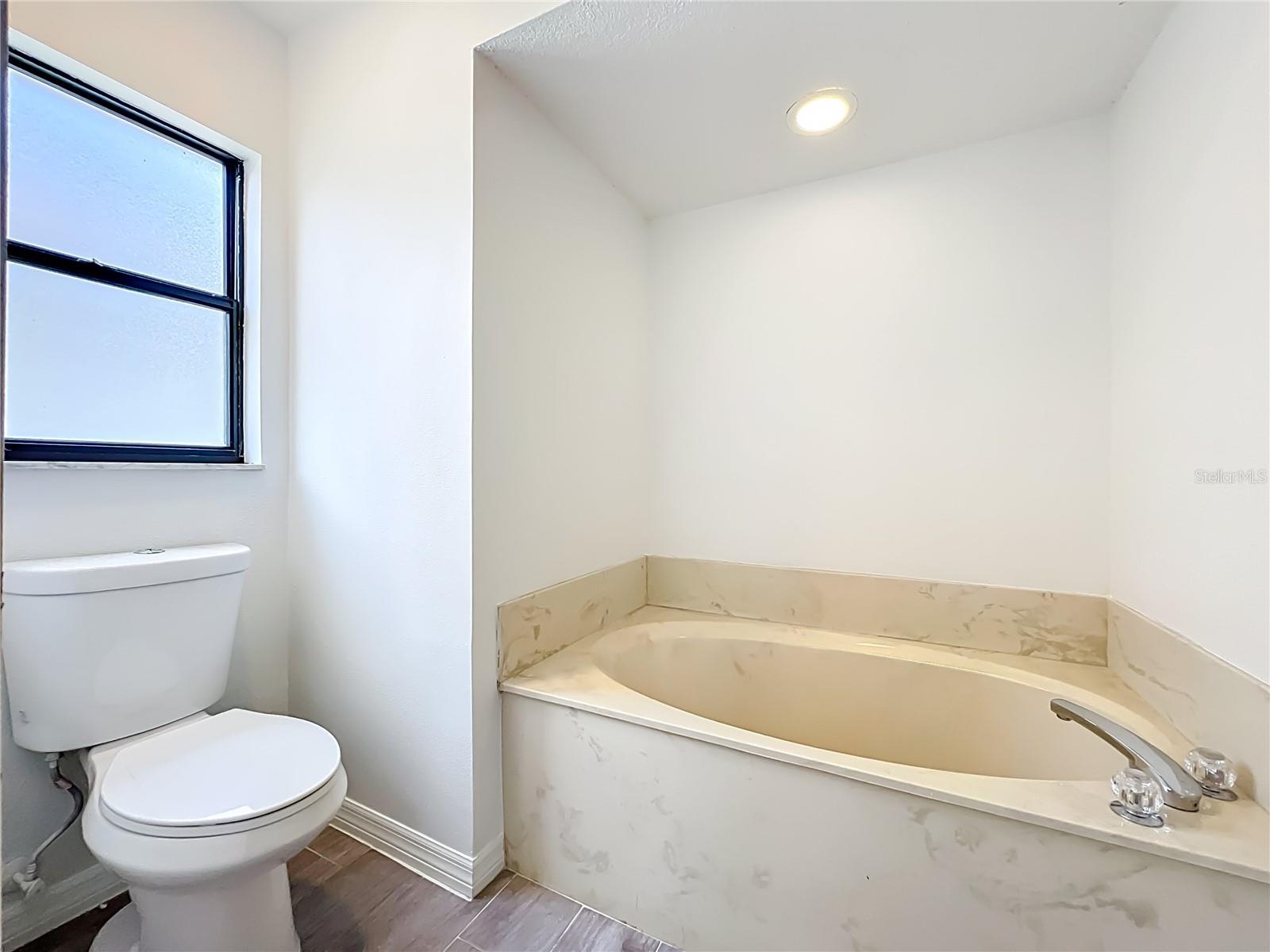 Image 37 of 53 For 637 Starstone Drive