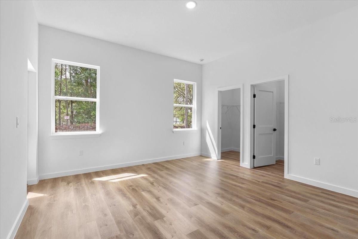 Image 7 of 17 For 8681 Circular Way