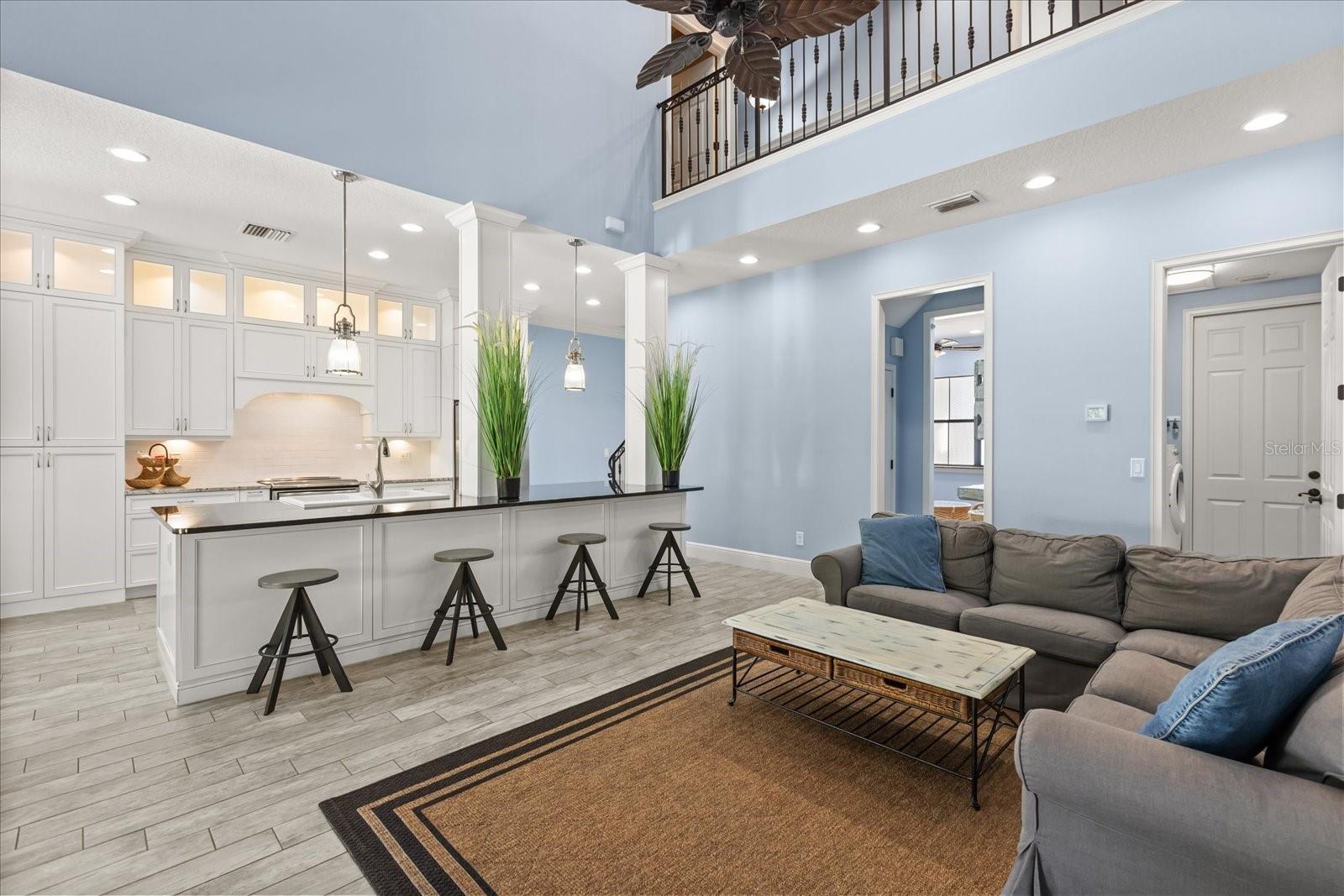 Image 11 of 36 For 200 Vine Street