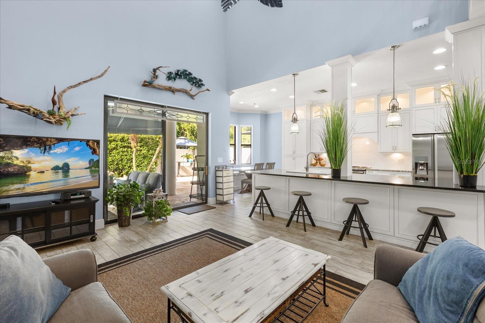 Image 12 of 36 For 200 Vine Street