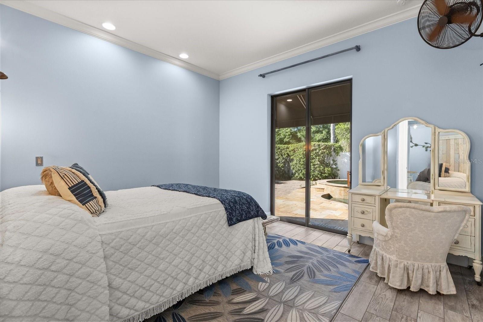 Image 17 of 36 For 200 Vine Street