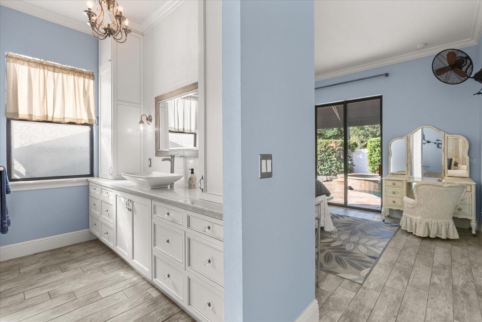 Image 19 of 36 For 200 Vine Street